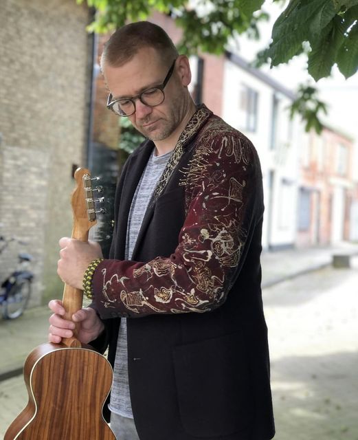 Foto bij artikel: FOTOKUNSTENAAR & DICHTER PATRICE DOMENIQUE TROOST