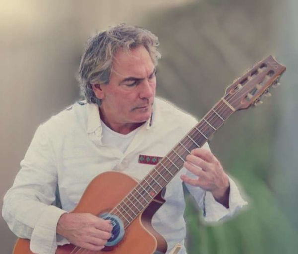 Foto bij artikel: GITARIST HERMAN SMIES LIVE