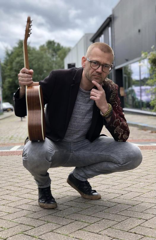 Foto bij artikel: LIVE FOTO & POEZIE KUNSTENAAR PATRICE DOMENIQUE TROOST