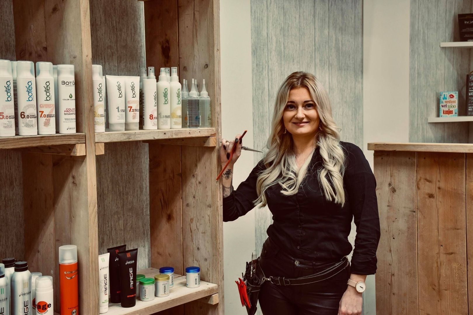 Foto bij artikel: MARSHA VAN PASSEL - HAIRPOINT AXEL/ HAIR BY MARSHA