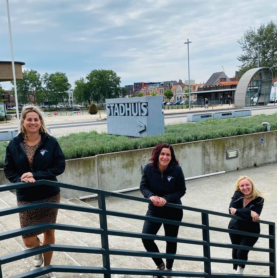 Foto bij artikel: NANCY HERWEGH, SAMANTHA STROOBAND & MICHELLE WITTE