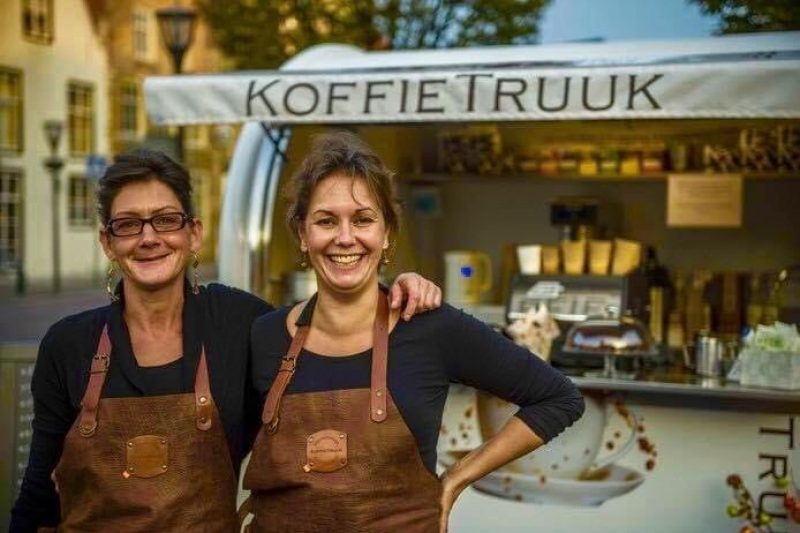 ANNECHIEN & CATELIJNE QUAAK – KOFFIETRUUK